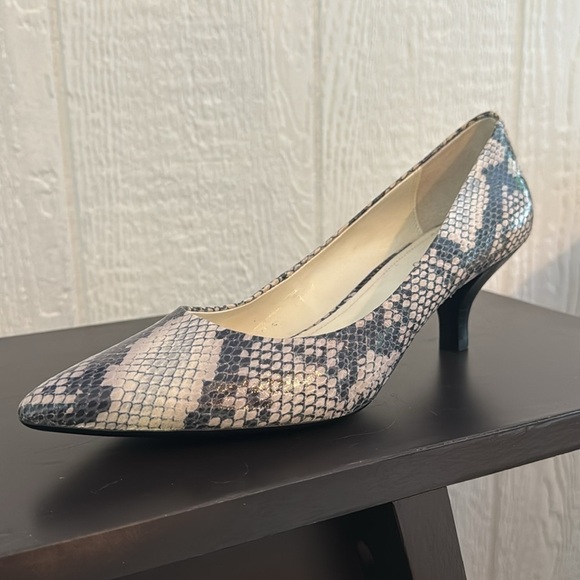 Franco Sarto Tudor snakeskin blush pumps size 8 1/2 M - Picture 10 of 10
